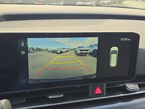 New 2026 Kia Carnival FWD image 24