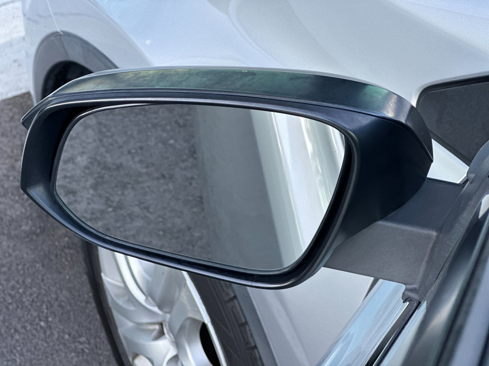 Used 2015 Toyota RAV4 LE FWD image 9