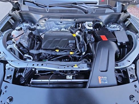 Used 2024 Chevrolet Trax RS w/ Sunroof Package image 29