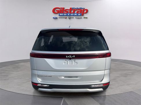 Used 2022 Kia Carnival LX image 4