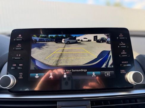Used 2022 Honda Accord Touring image 29