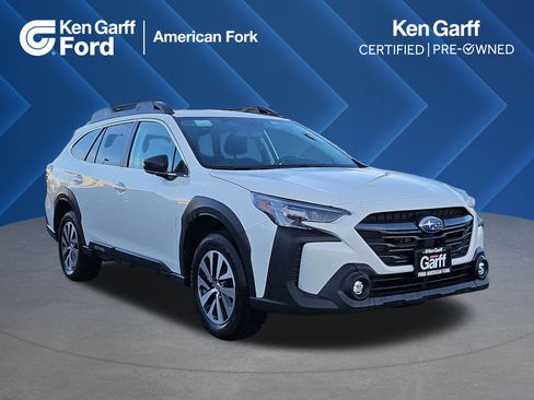 Used 2025 Subaru Outback Premium image 1