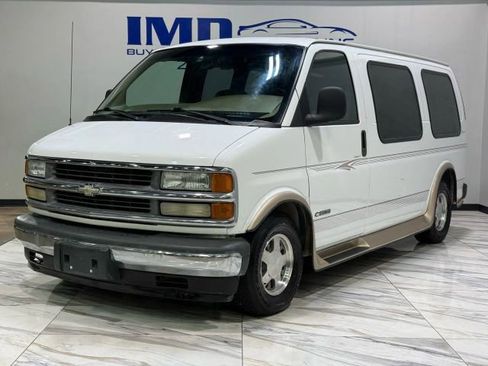 Used 2002 Chevrolet Express 1500 w/ LS Preferred Equipment Group image 2