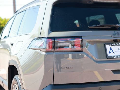 New 2026 Jeep Cherokee Laredo image 10