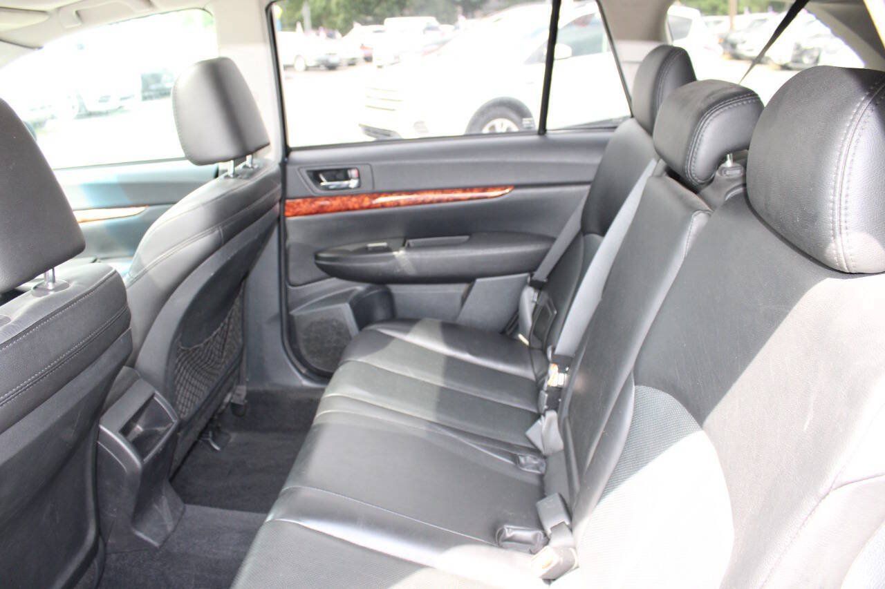 Used 2010 Subaru Outback 2.5i Limited AWD/4WD image 20