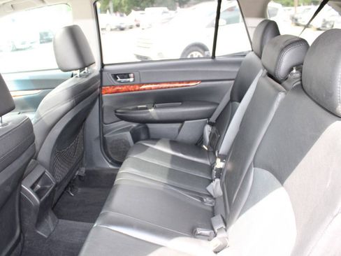 Used 2010 Subaru Outback 2.5i Limited AWD/4WD image 20