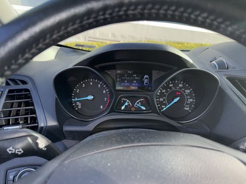 Used 2019 Ford Escape SEL image 13