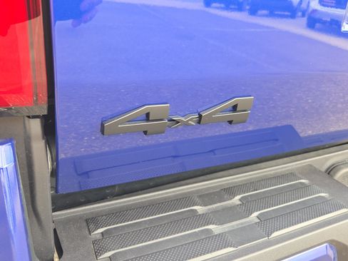 Certified 2025 Toyota Tacoma TRD Off-Road AWD/4WD image 11