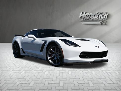 Used 2017 Chevrolet Corvette Z06 image 2
