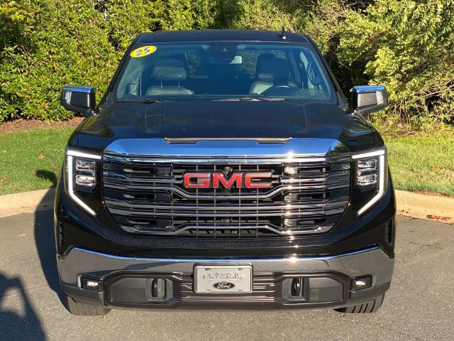 Used 2025 GMC Sierra 1500 SLT AWD/4WD image 2