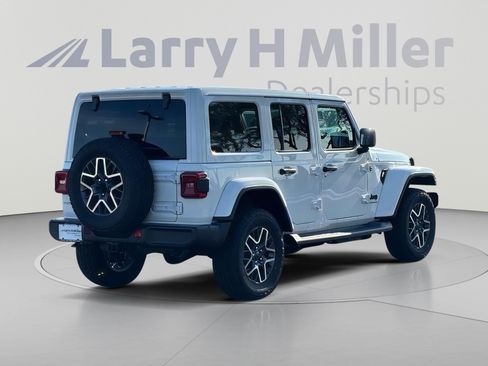 New 2026 Jeep Wrangler Unlimited Sahara AWD/4WD image 6