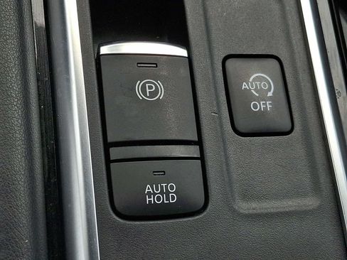 Used 2022 Nissan Pathfinder Platinum w/ Cargo Package AWD/4WD image 21