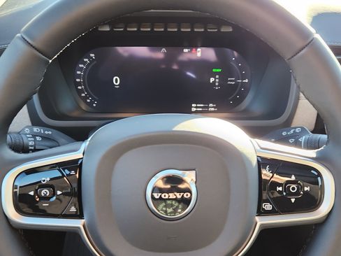 New 2026 Volvo XC90 T8 Plus w/ Protection Package Premier image 9