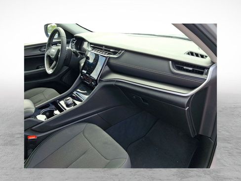 Used 2023 Jeep Grand Cherokee Laredo w/ Luxury Tech Group I AWD/4WD image 12