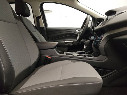 Used 2017 Ford Escape SE w/ Equipment Group 201A AWD/4WD image 21