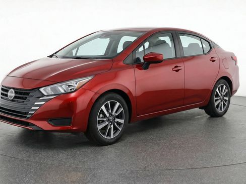 Used 2025 Nissan Versa SV image 3