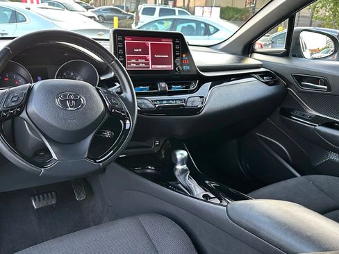 Used 2019 Toyota C-HR XLE image 15