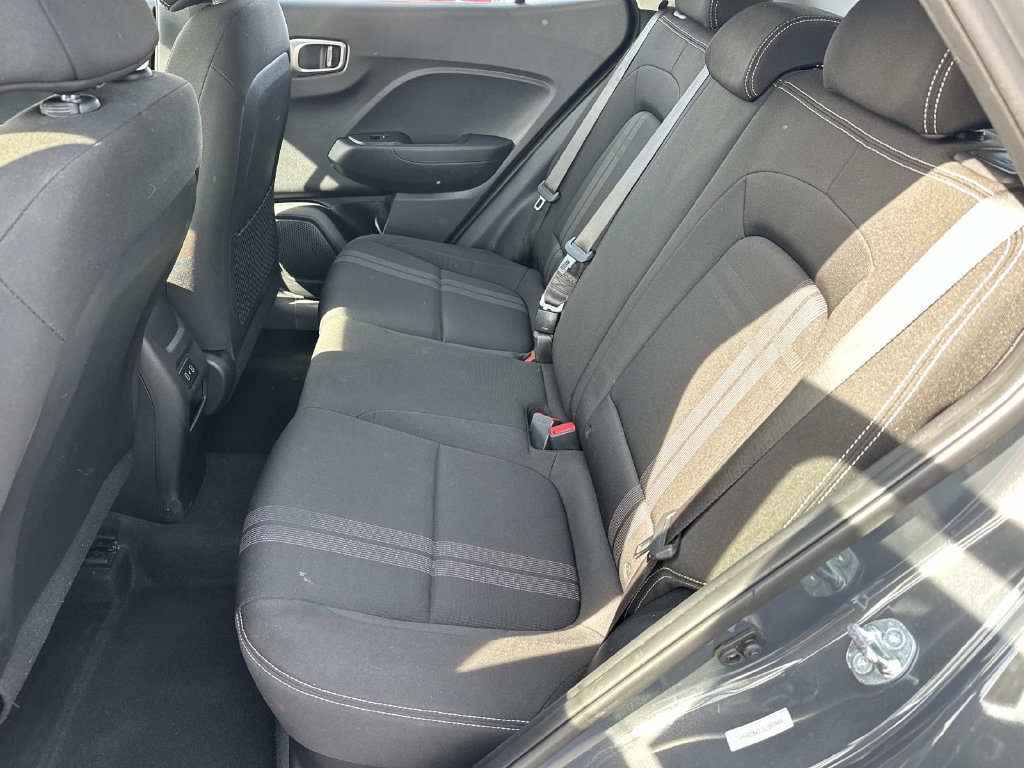 Used 2025 Hyundai Venue SEL FWD image 12
