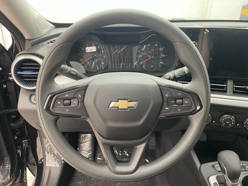 New 2026 Chevrolet Trax LS w/ LS Convenience Package FWD image 10