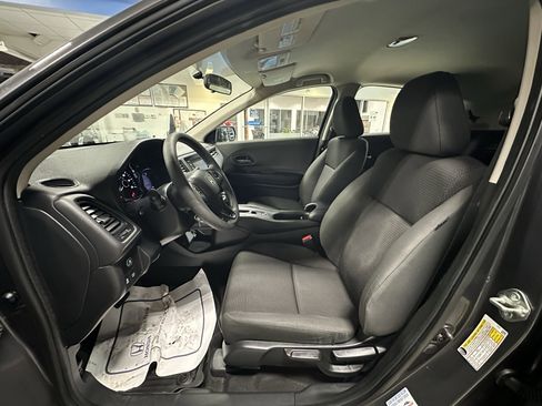 Used 2019 Honda HR-V LX image 8
