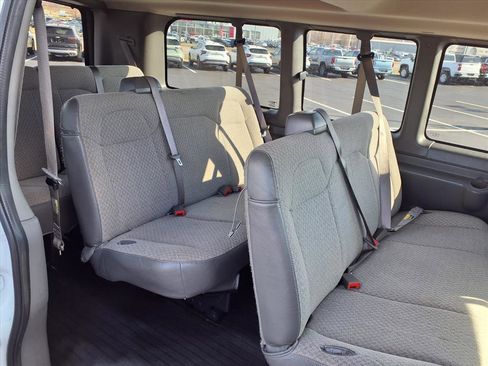 Used 2019 Chevrolet Express 3500 LS image 25
