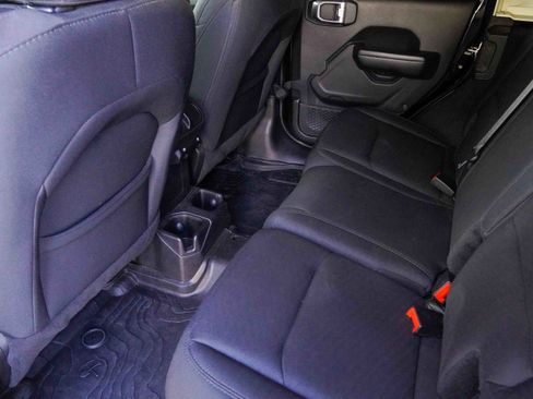 Used 2019 Jeep Wrangler Unlimited Sport S image 33