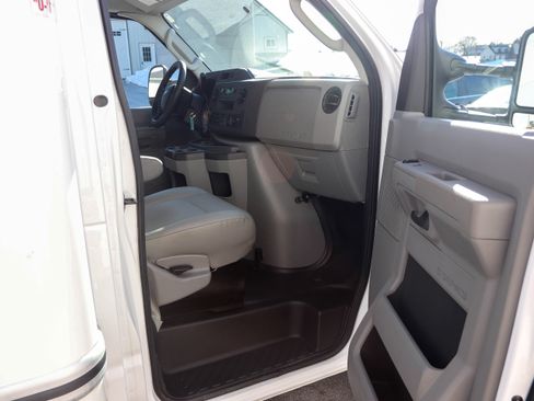 Used 2024 Ford E-350 and Econoline 350 Super Duty w/ Power Windows & Locks Group image 11