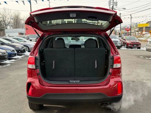 Used 2015 Kia Sorento LX image 9