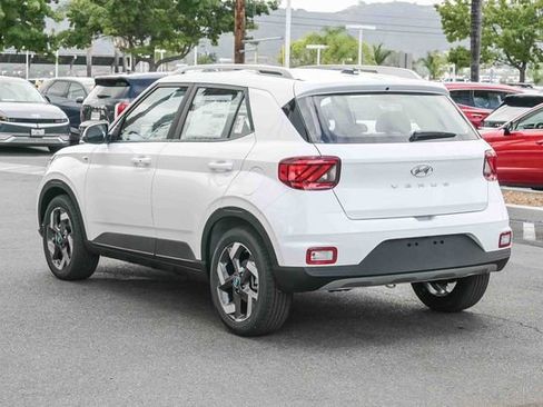 New 2026 Hyundai Venue SEL image 8
