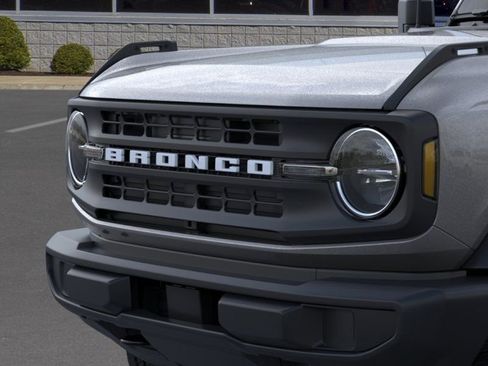 New 2025 Ford Bronco 4-Door AWD/4WD image 19