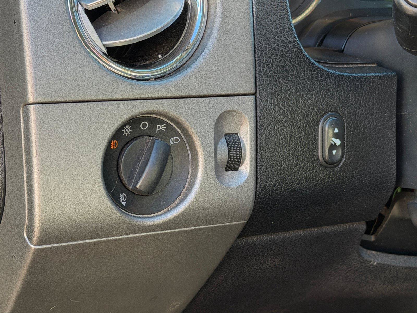 Used 2008 Lincoln Mark LT 4x4 image 22