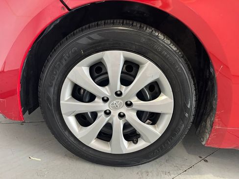 Used 2021 Toyota Corolla LE FWD image 13