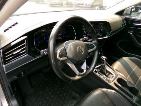 Used 2023 Volkswagen Jetta SE w/ Panoramic Sunroof Package FWD image 13