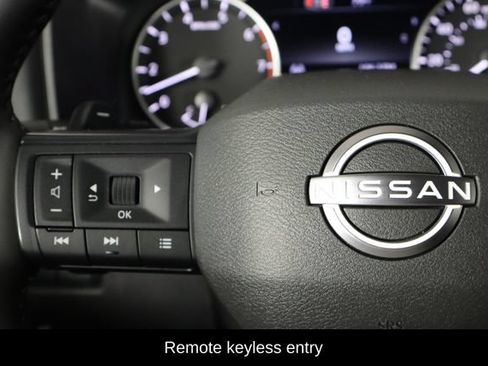 Used 2026 Nissan Rogue SV FWD image 8