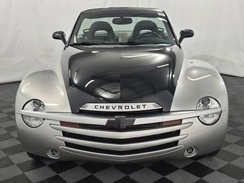 Used 2005 Chevrolet SSR w/ Preferred Equipment Group RWD image 44