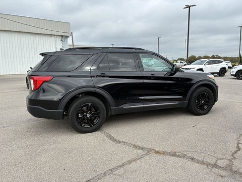 Used 2024 Ford Explorer XLT w/ Equipment Group 202A image 6