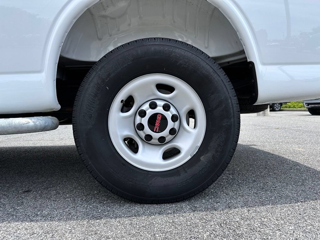 Used 2025 GMC Savana 2500 w/ Driver Convenience Package RWD image 29