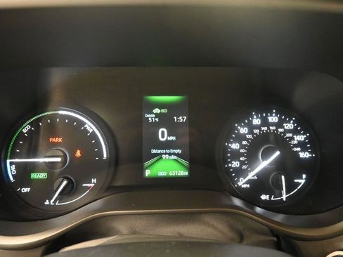 Used 2023 Toyota Sienna XLE image 19