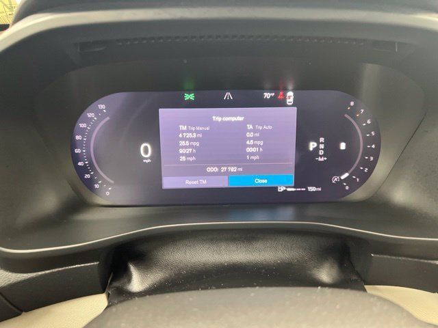 Certified 2023 Volvo XC40 B5 Plus w/ Driver Assist Package AWD/4WD image 18