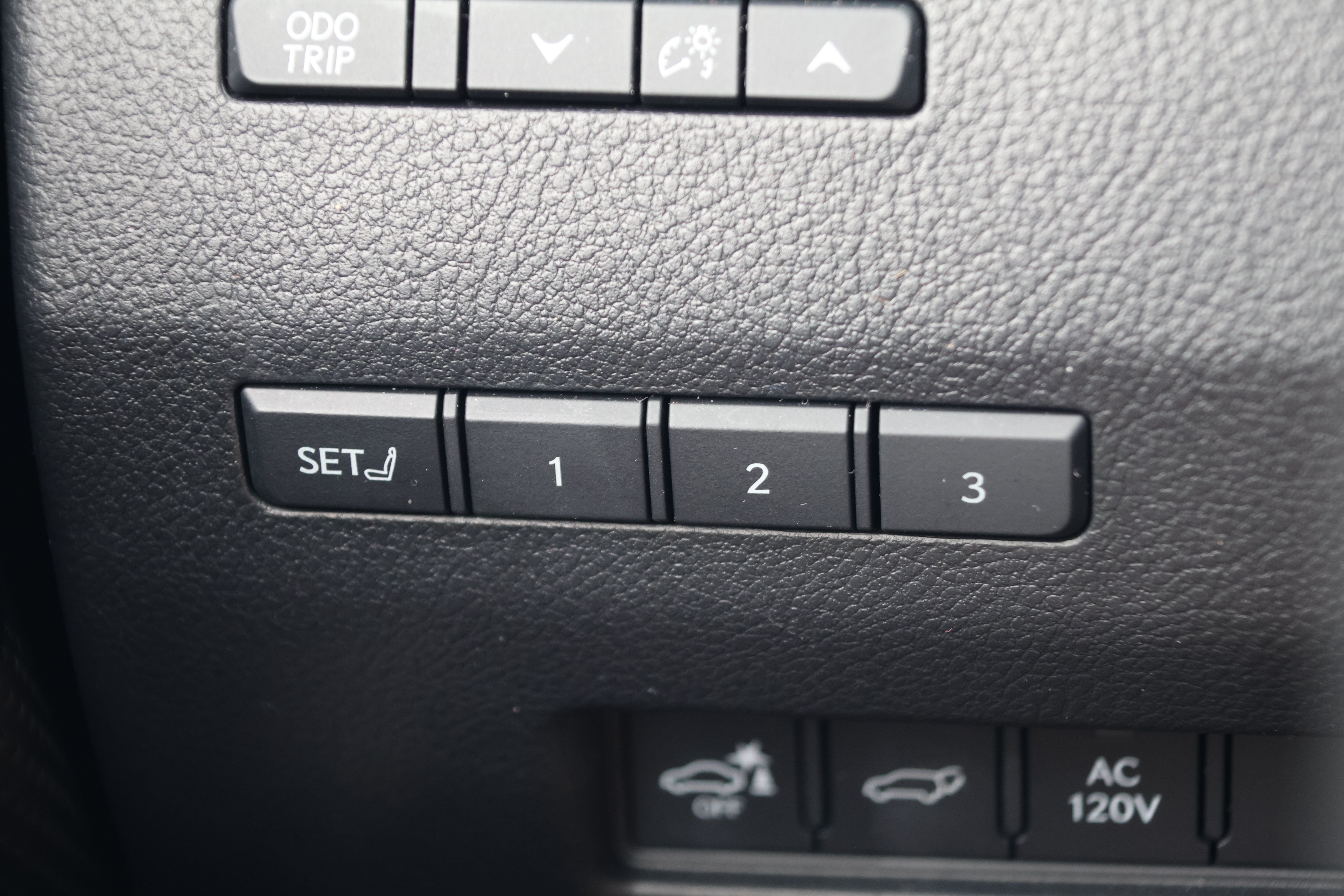 Used 2024 Lexus GX 550 w/ Accessory Package (2T) AWD/4WD image 15