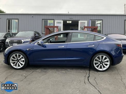 Used 2019 Tesla Model 3 Standard Range Plus image 5