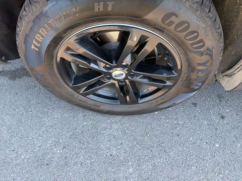 Used 2020 Ford Explorer XLT w/ Equipment Group 202A image 26