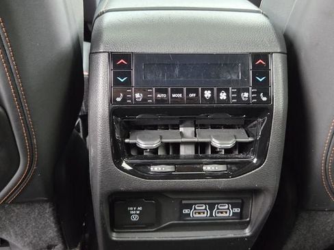 Used 2023 Jeep Grand Cherokee L Summit AWD/4WD image 13