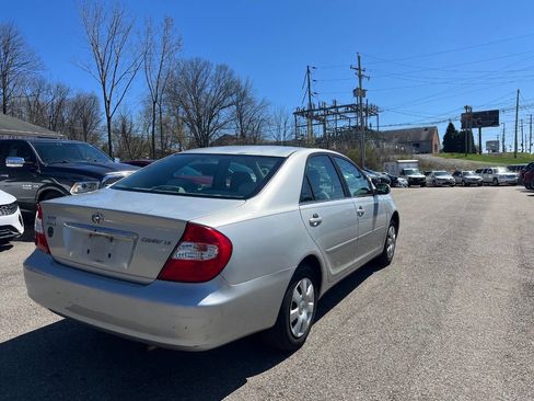 Used 2004 Toyota Camry LE image 3