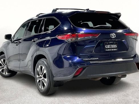 Used 2022 Toyota Highlander XLE image 15