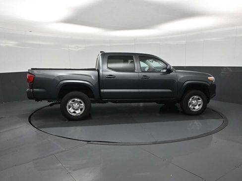 Used 2022 Toyota Tacoma SR image 9