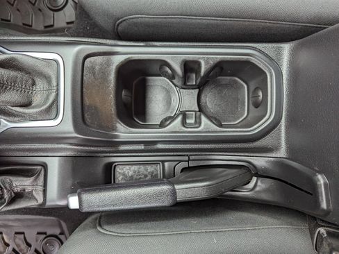 Used 2020 Jeep Wrangler Unlimited Sport image 27