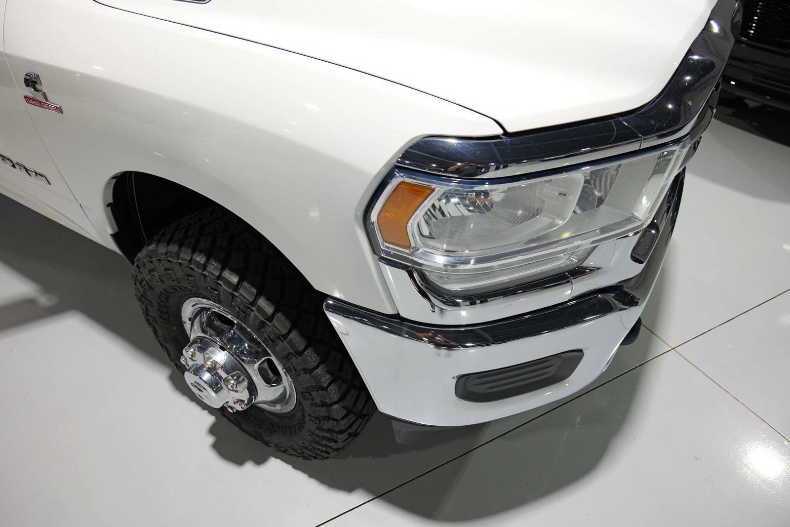 Used 2021 RAM 3500 Tradesman w/ Chrome Appearance Group AWD/4WD image 9