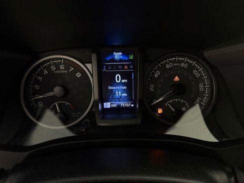 Used 2022 Toyota Tacoma TRD Sport w/ TRD Premium Sport Package AWD/4WD image 19