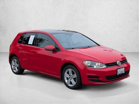 Used 2017 Volkswagen Golf Wolfsburg Edition image 3